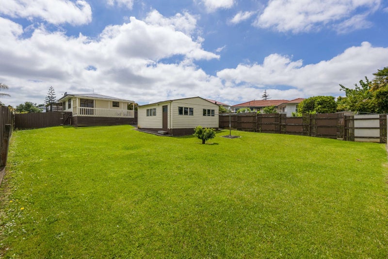 4 Okataina Street, Pakuranga Heights, Auckland - Carousel 10