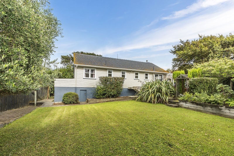 9 Mascot Street, Tawa, Wellington - Carousel 20