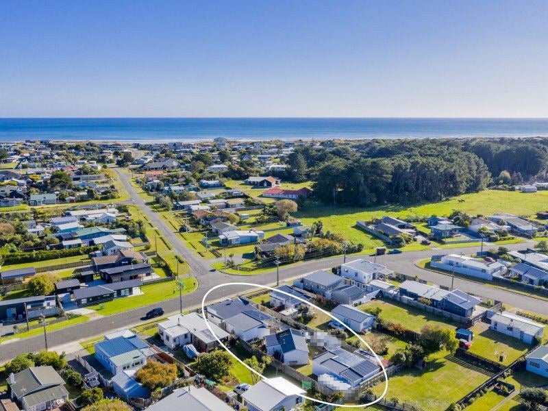 51 Nash Parade, Foxton Beach, Foxton - Carousel 1