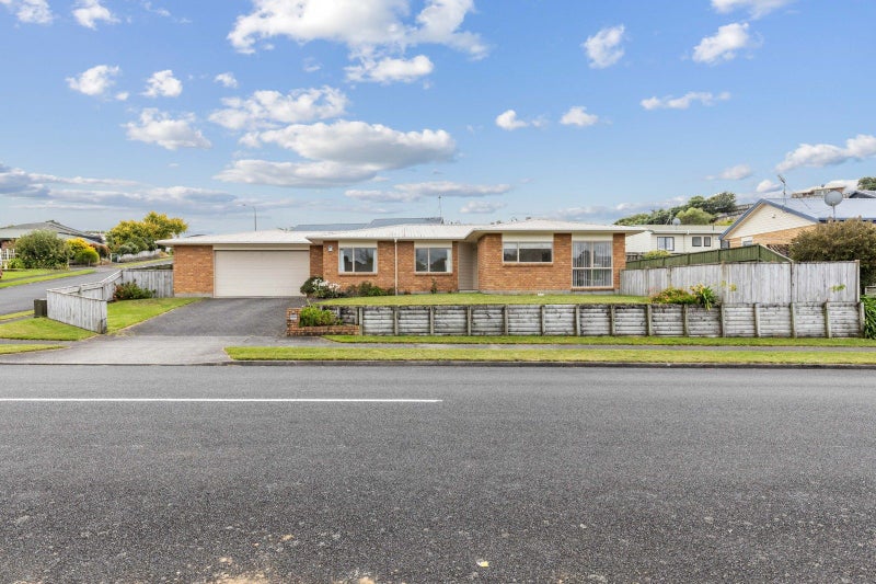 4 Cyrus Street, Whalers Gate, New Plymouth - Carousel 1