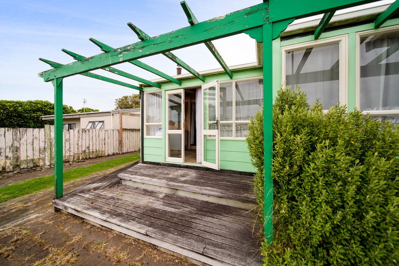 77 Hume Street, Waitara, Waitara - Carousel 2