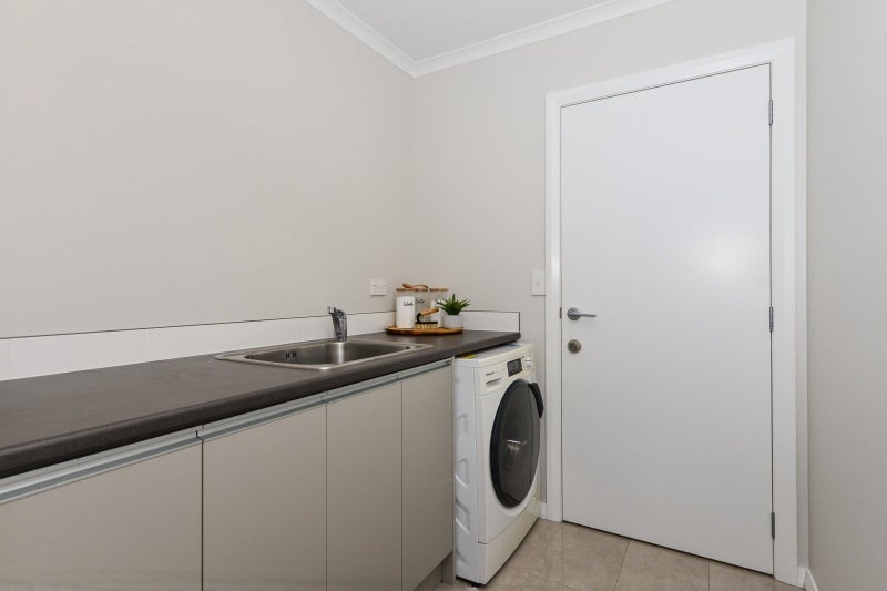 39 Helen June Avenue, Flagstaff, Hamilton - Carousel 12