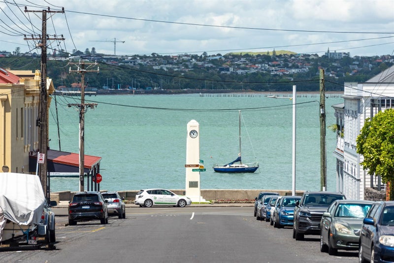 4/17 Church Street, Devonport, Auckland - Carousel 2