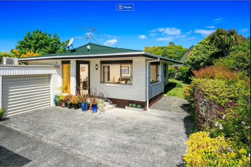 2/4 Nea Place, Hillcrest, Auckland - Carousel 1