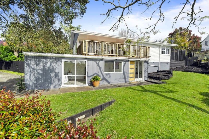 19 Agincourt Street, Glenfield, Auckland - Carousel 1