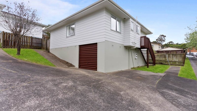 1/57 Athena Drive, Totara Vale, Auckland - Carousel 1