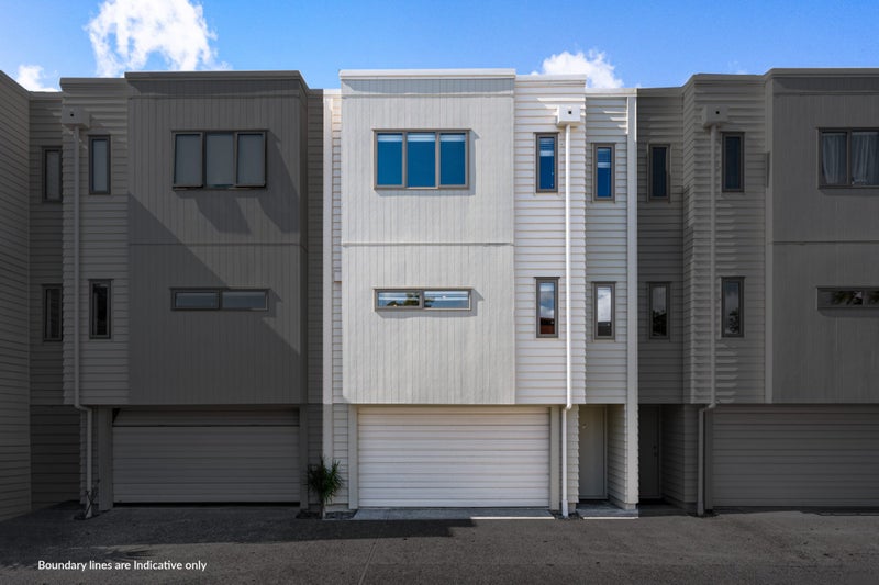 47/21 Hunters Park Drive, Three Kings, Auckland - Carousel 1