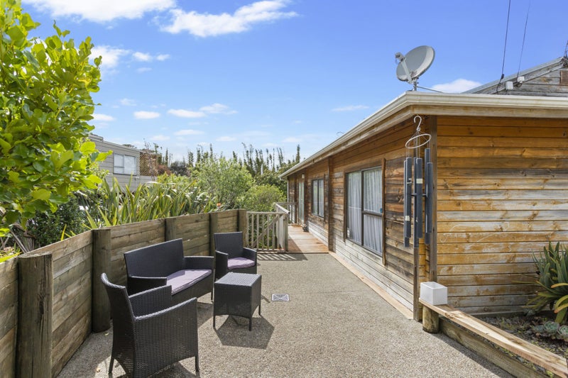 12 Northfield Road, Waitakere, Auckland - Carousel 2