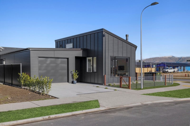 22 Barton Street, LAKE HAWEA - Carousel 20