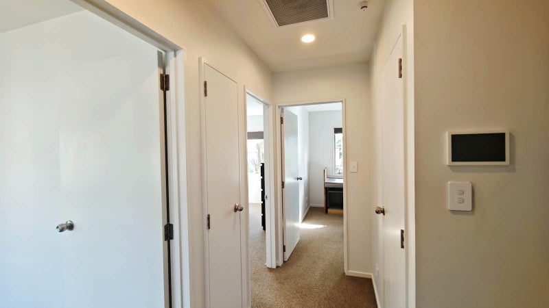 2/4 Nimstedt Avenue, Oteha, Auckland - Carousel 21