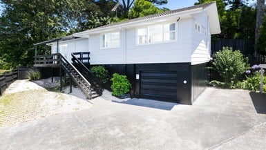 1/3 Aralia Road, Sunnynook, Auckland - Carousel 1