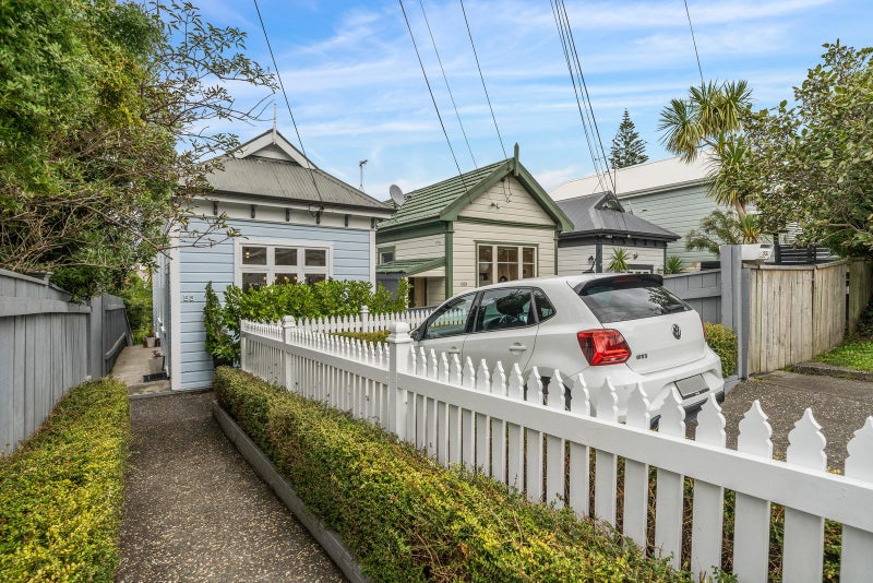 55A Te Wharepouri Street, Berhampore, Wellington - Carousel 1
