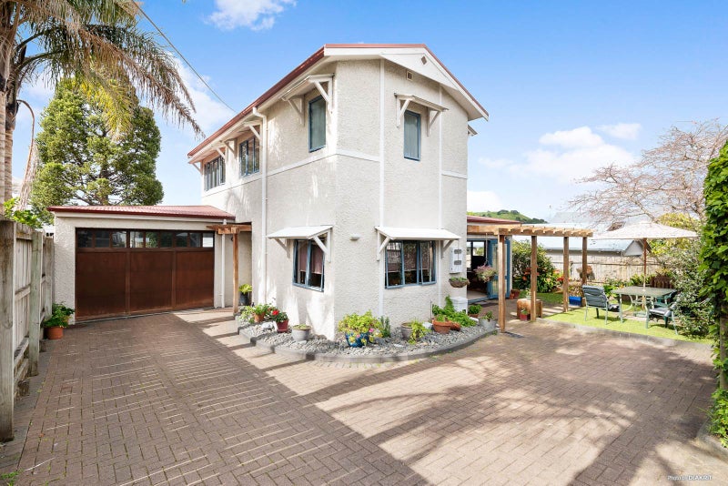 15A Ascot Avenue, Narrow Neck, Auckland - Carousel 1