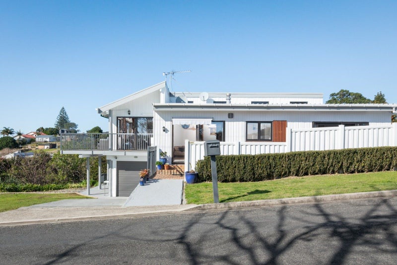 304 Ongare Point Road, Katikati - Carousel 23