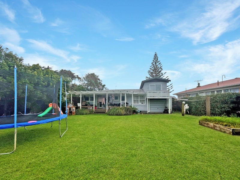 17 Blanes Road, Weymouth, Auckland - Carousel 2