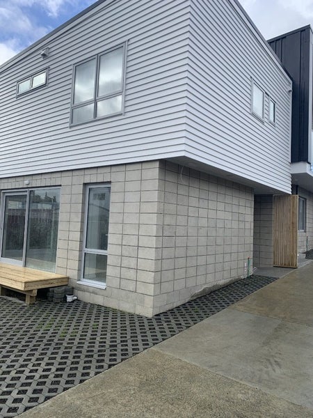 1/492 East Coast Road, Windsor Park, Auckland - Carousel 1