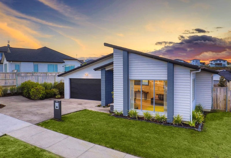 93 Harris Drive, Silverdale, Silverdale - Carousel 1
