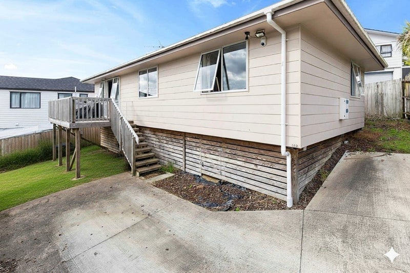 148A Aviemore Drive, Highland Park, Auckland - Carousel 1