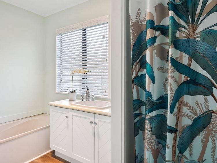 1A Waiwera Place, Waiwera, Orewa - Carousel 15