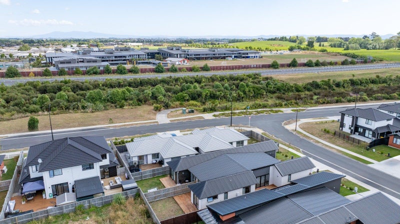 2/4 Tiro Place, Rototuna North, Hamilton - Carousel 17