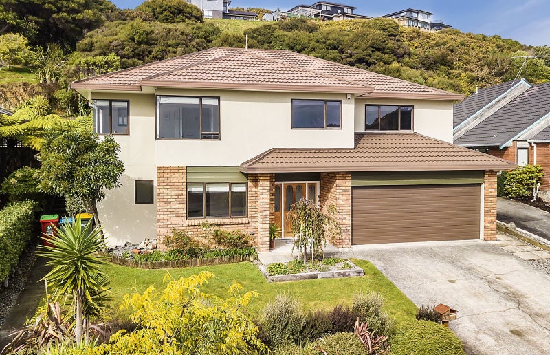 37 Spyglass Lane, Whitby, Porirua - Carousel 1
