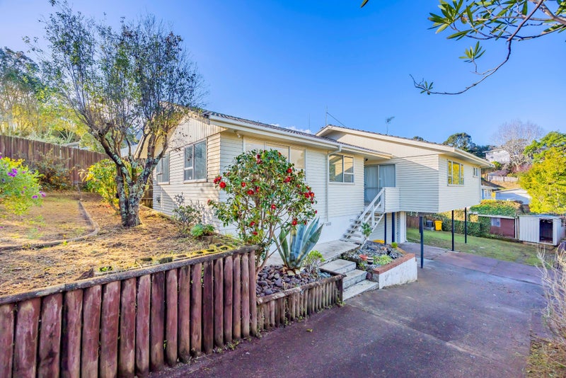 25 Kerria Place, Sunnynook, Auckland - Carousel 2