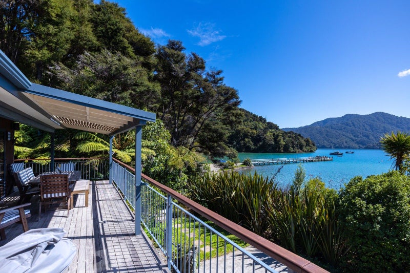 2299 Queen Charlotte Drive, Ngakuta Bay - Carousel 2