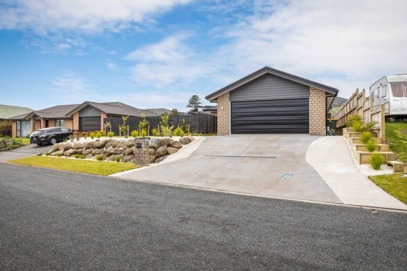 16 Masters Lane, Waitara - Carousel 28