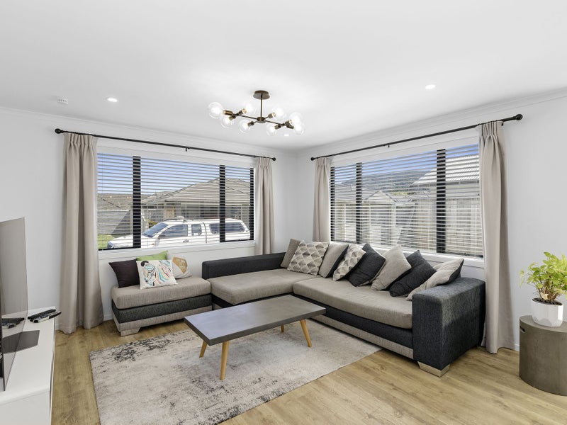 11 Poulson Grove, Trentham, Upper Hutt - Carousel 2