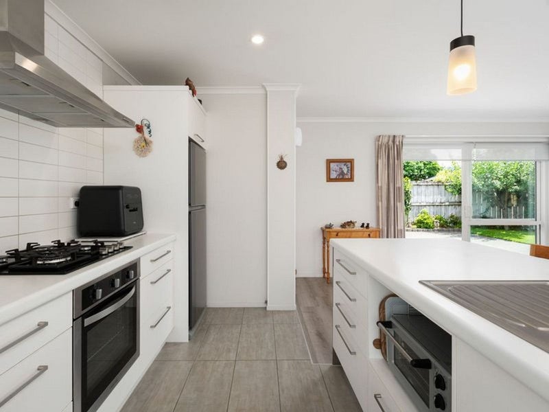 8 Maniaroa Drive, Katikati - Carousel 2