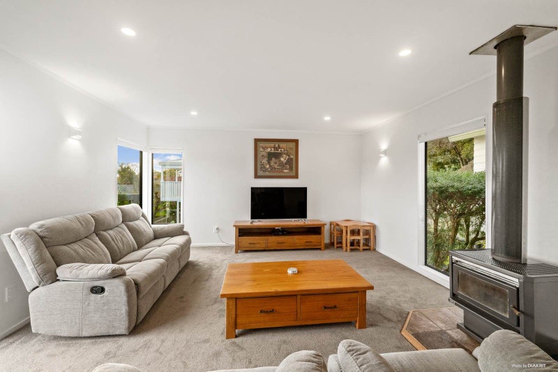 12 Emery Grove, Bayview, Auckland - Carousel 2