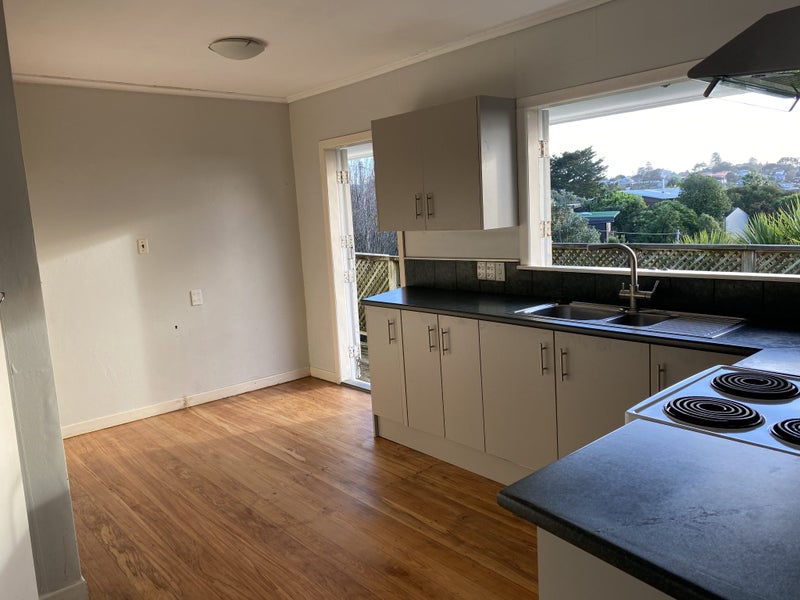 52 Carlton Street, Hillsborough, Auckland - Carousel 2