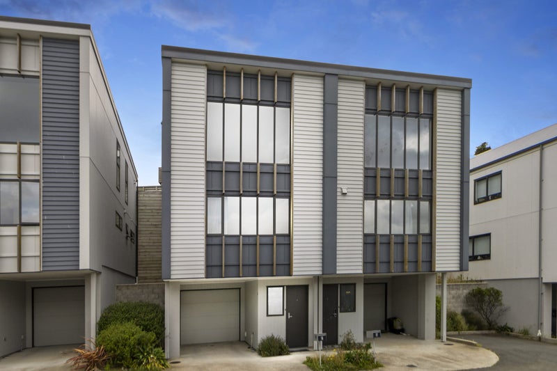 18/104 Maupuia Road, Maupuia, Wellington - Carousel 1