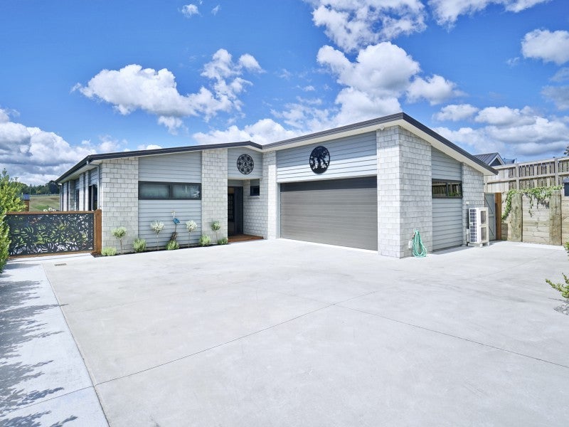 8 Kiritiana Close, Pyes Pa, Tauranga - Carousel 2