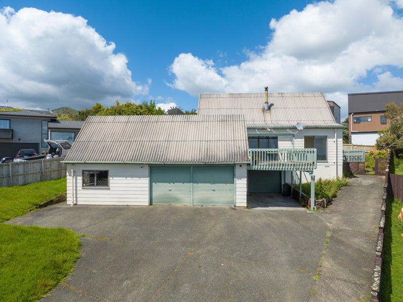 8 Kingussie Place, Highland Park, Auckland - Carousel 2