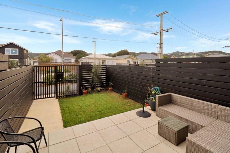 10C Tory Street, Petone, Lower Hutt - Carousel 1