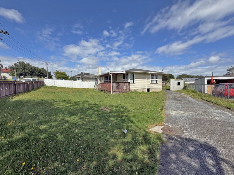 19 Blampied Road, Otara, Auckland - Carousel 1