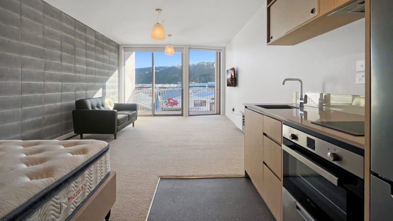 105/2 Campbell Terrace, Petone, Lower Hutt - Carousel 2