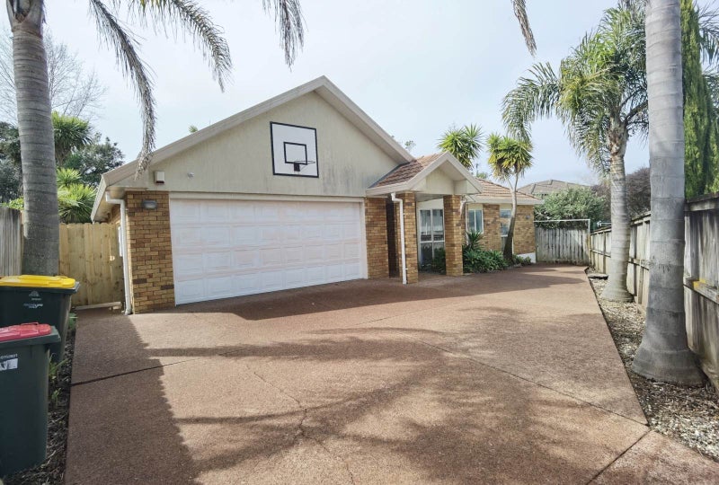 19 Rochester Crescent, Somerville, Auckland - Carousel 1