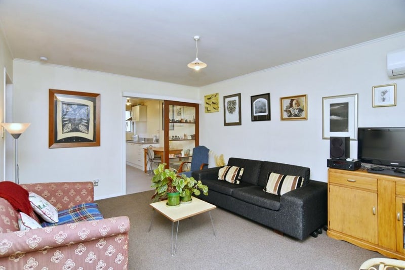 4/17 Barrie Street, Addington, Christchurch - Carousel 1