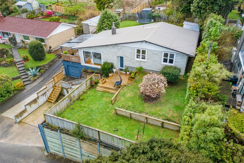 17 Vista Crescent, Maoribank, Upper Hutt - Carousel 2