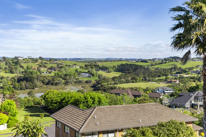 133 Sandspit Road, Shelly Park, Auckland - Carousel 46