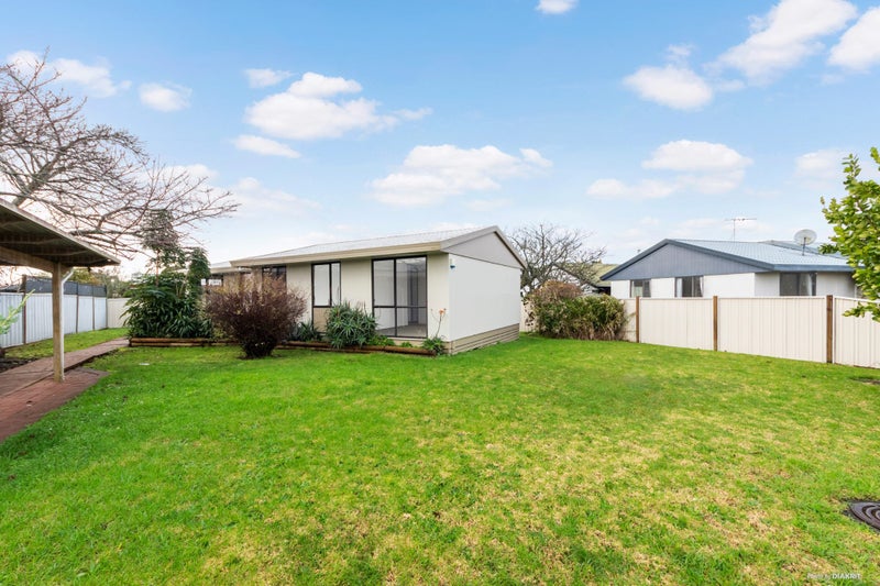 16 Marinich Drive, Ranui, Auckland - Carousel 2