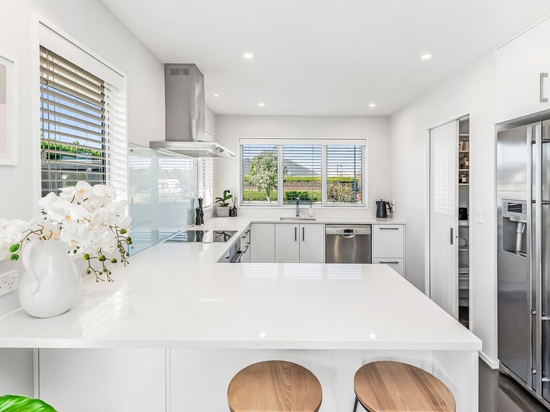 6 Tongariro Street, Halswell, Christchurch - Carousel 2