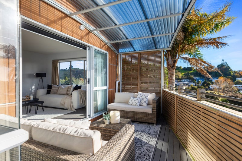 15 Talbot Place, Welcome Bay, Tauranga - Carousel 1