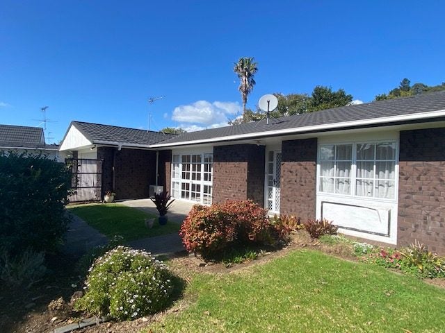 10 Mimosa Place, Half Moon Bay, Auckland - Carousel 2