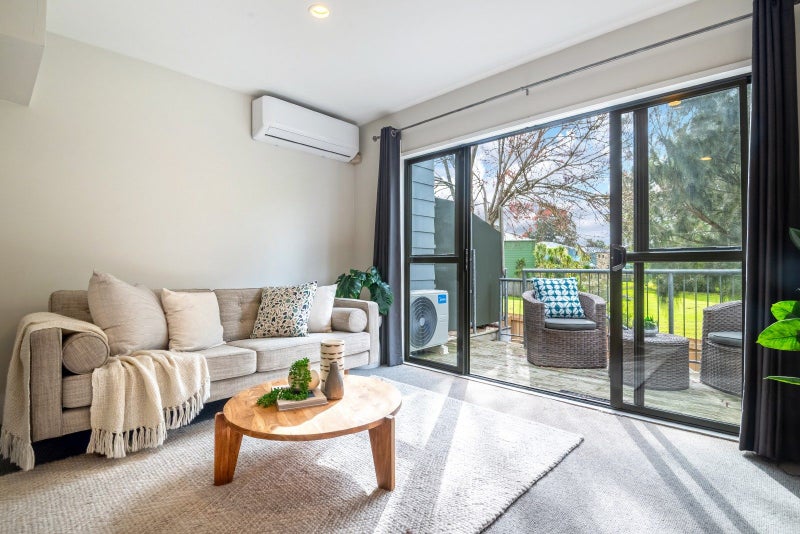 69 Malaspina Place, Papatoetoe, Auckland - Carousel 1