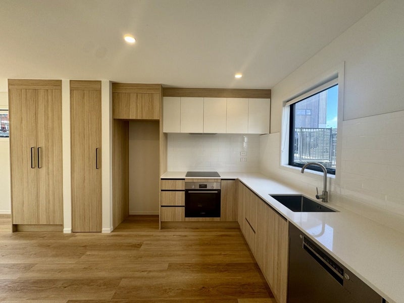 12/506 Glenfield Road, Bayview, Auckland - Carousel 2