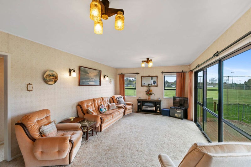 2/16 Litten Road, Cockle Bay, Auckland - Carousel 2