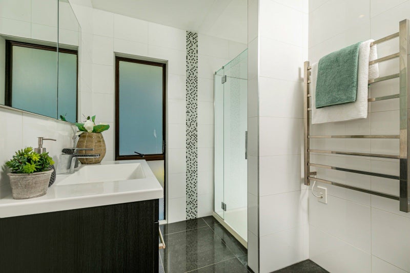 1/3 Aotearoa Terrace, Murrays Bay, Auckland - Carousel 13